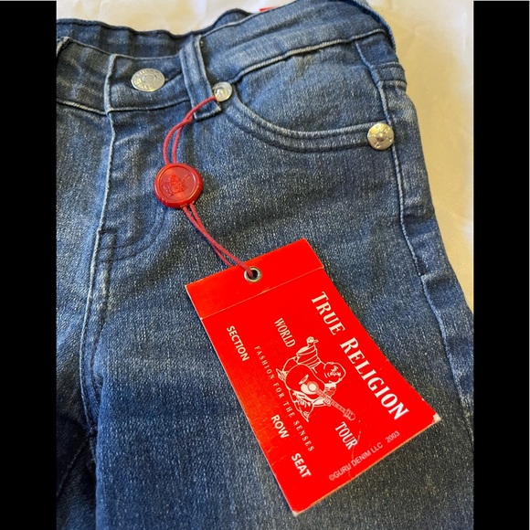 True Religion 2 Pc Geno Relaxed Stretch Denim Shorts and Palm Tree tee shirt NWT - Picture 3 of 12